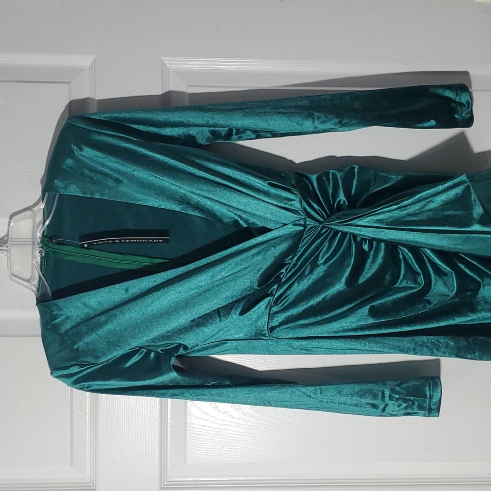 NEW Love & Lemonade Satiny Mini Dress Large